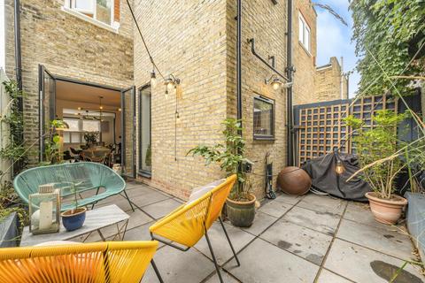 60 Robson Road, London, SE27 9LB