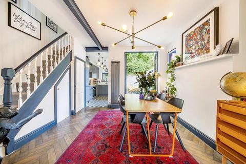 60 Robson Road, London, SE27 9LB
