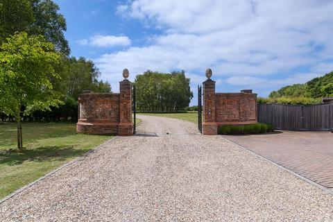 7 bedroom detached house for sale, Chenies Hill, Latimer, HP5