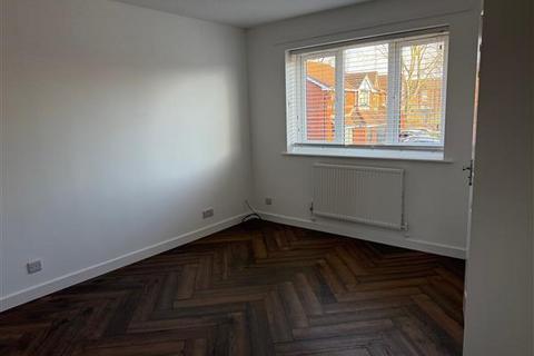 16 Fox Park Road, Oldham, OL8 3NB