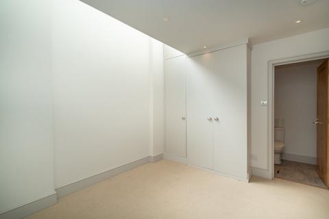 2 bedroom flat to rent, Blythe Road, Brook Green W14