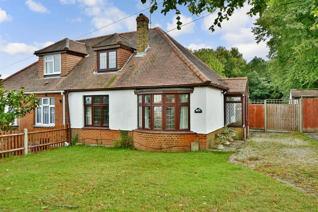Bredhurst Road, Wigmore, Gillingham, Kent 3 bed chalet for sale £525,000
