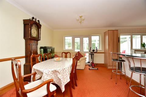 179 Bredhurst Road, Wigmore, Gillingham, ME8 0QU