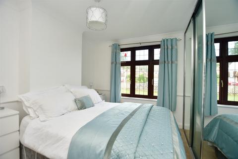 179 Bredhurst Road, Wigmore, Gillingham, ME8 0QU
