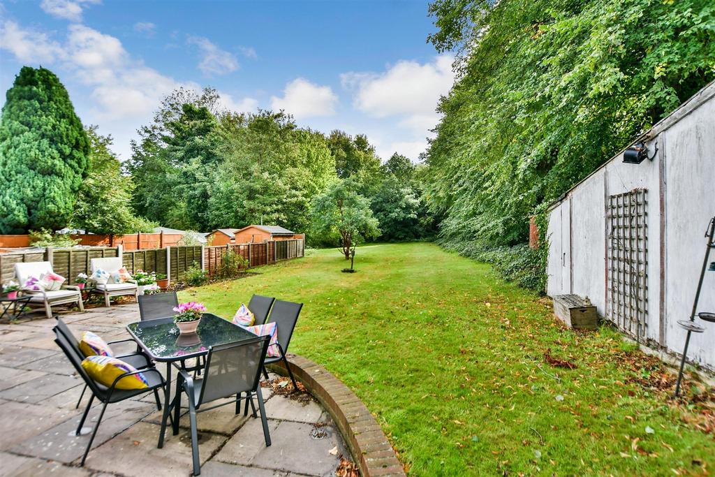 Bredhurst Road, Wigmore, Gillingham, Kent 3 bed chalet for sale £525,000