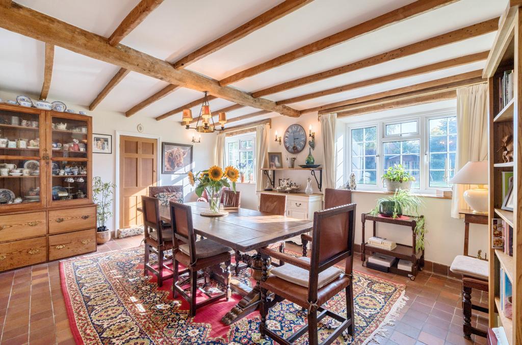 1037000 (4)