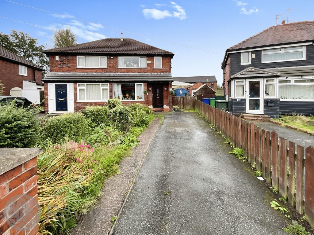 Willows Lane, Firgrove, OL16 2 bed semidetached house £175,000
