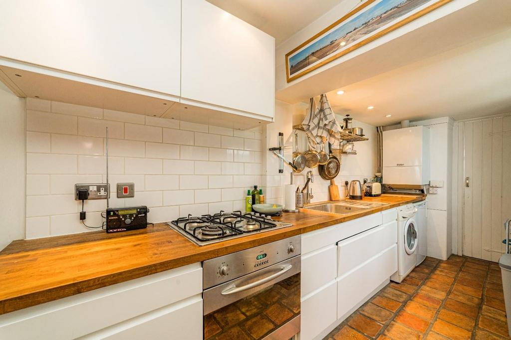 Woodlawn Street, Whitstable, CT5 2 bed terraced house £420,000