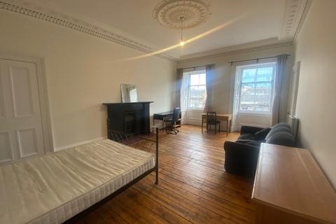 5 bedroom flat to rent, West Maitland Street, Edinburgh, EH12