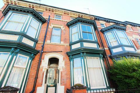 2 bedroom flat to rent, St James Road, Leicester, LE2