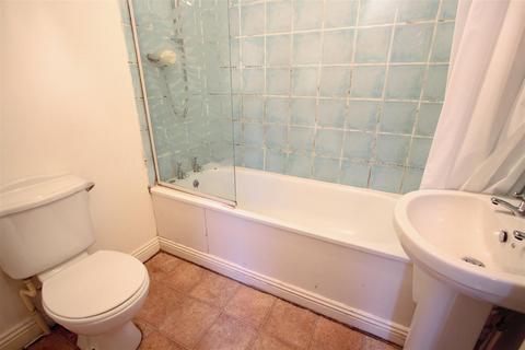 2 bedroom flat to rent, St James Road, Leicester, LE2