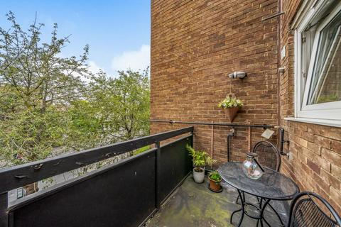 3 bedroom flat for sale, North End Road, London