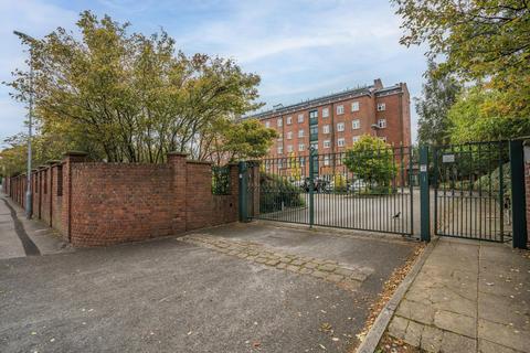 2 bedroom flat for sale - Hovis Mill, Macclesfield, SK11 7BF