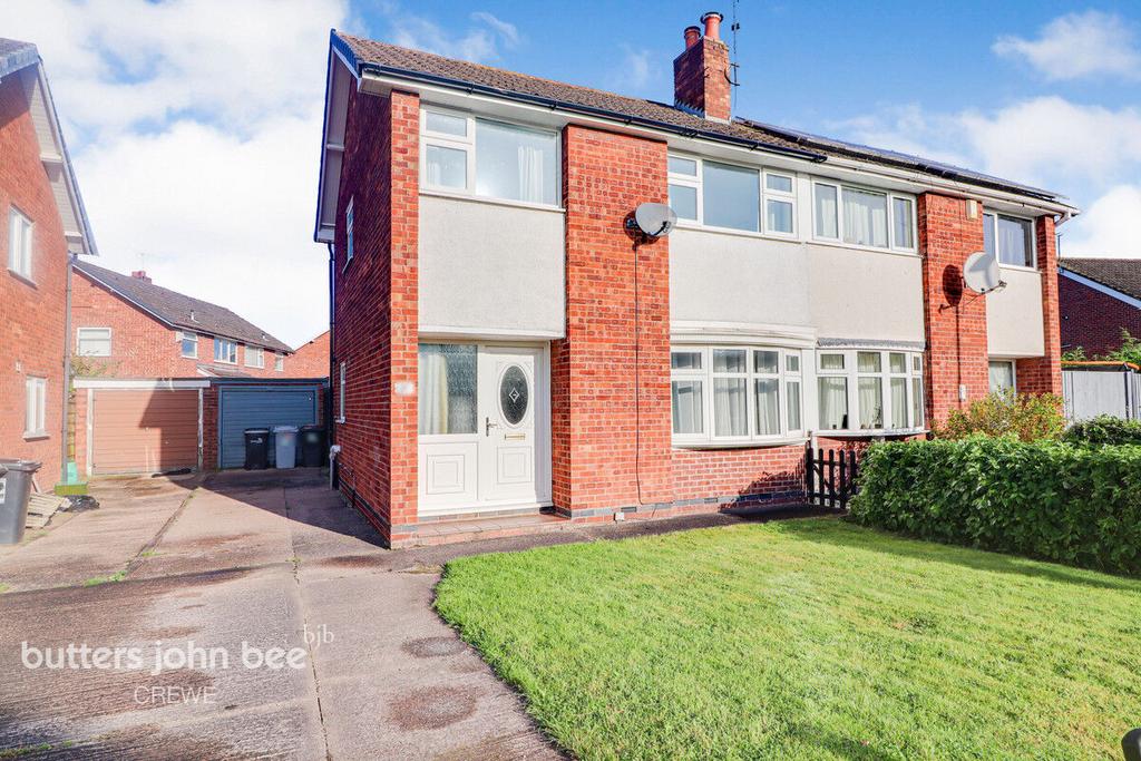 Lansdowne Road, Crewe 3 bed semidetached house for sale £170,000
