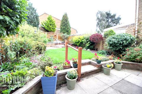 1 Farnaby Drive, High Green, Sheffield, S35 4NY