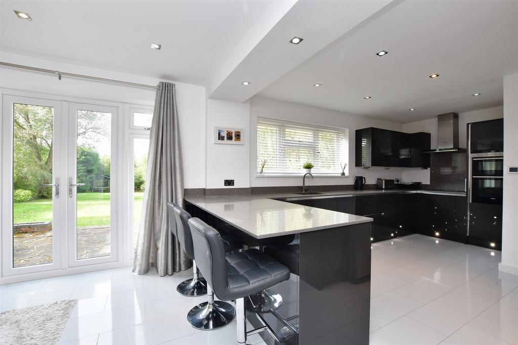 Wray Common Road, Reigate, Surrey 4 bed detached house for sale £