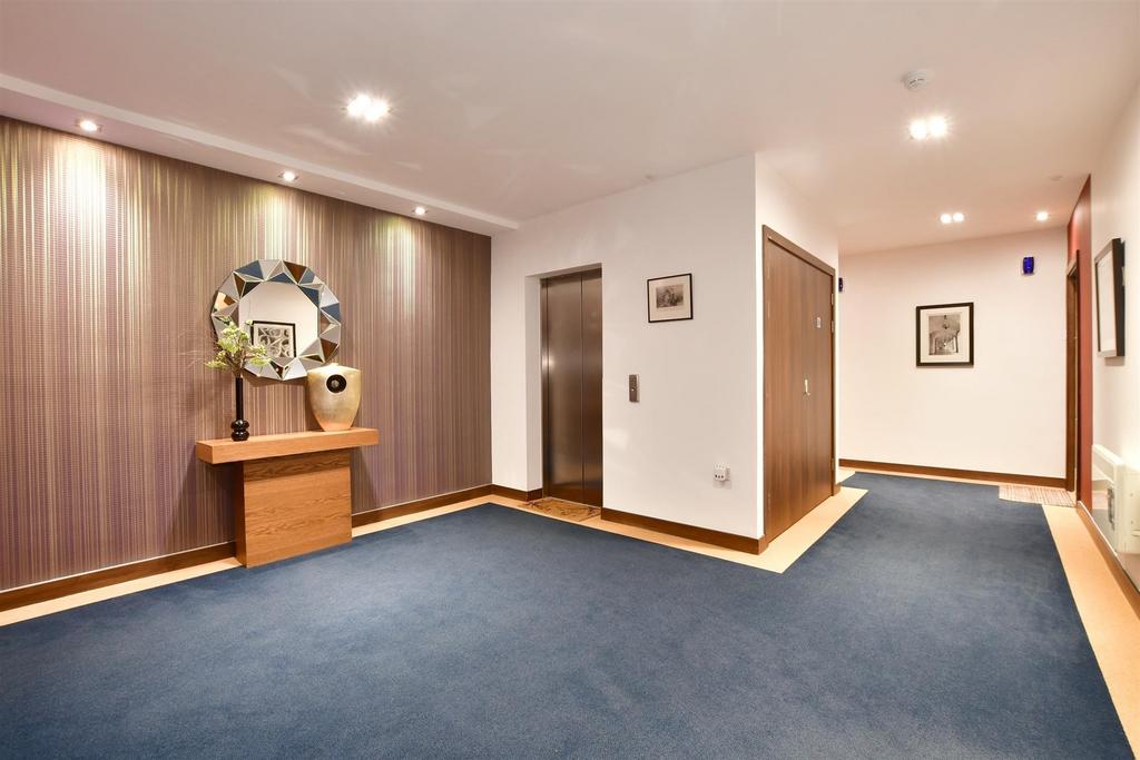 Lifts Hallway