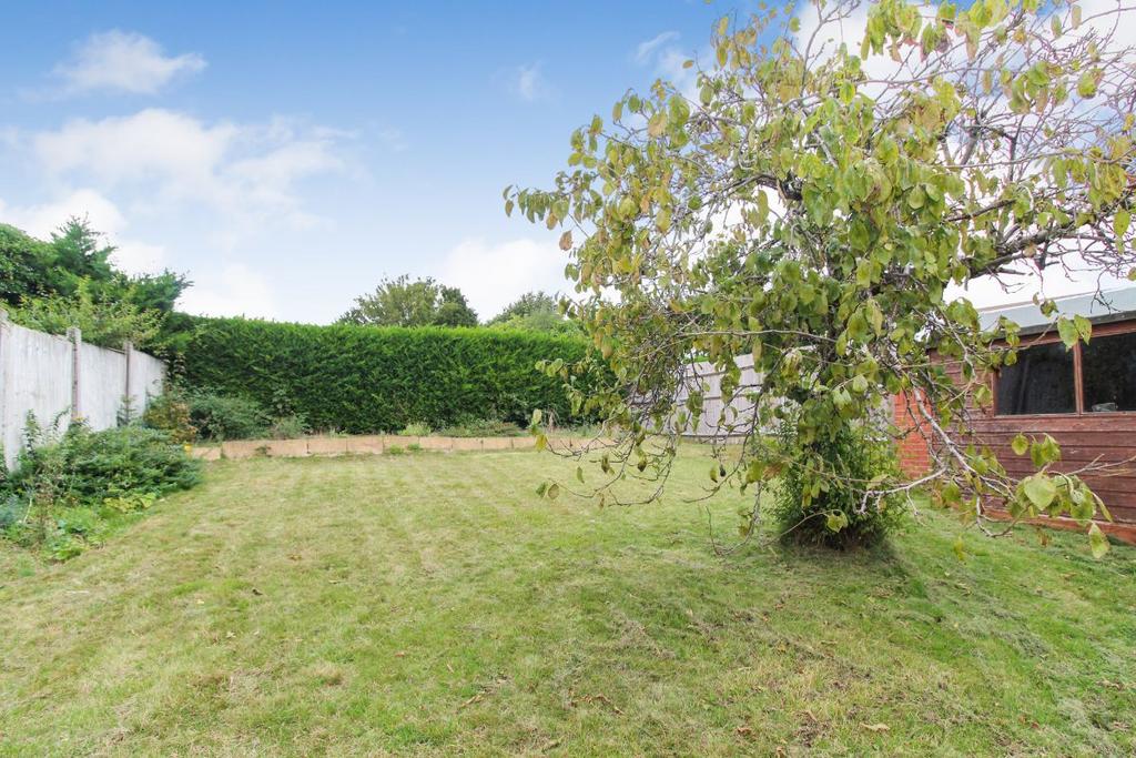 Trevor Drive, Bromham 3 bed semidetached house for sale £350,000