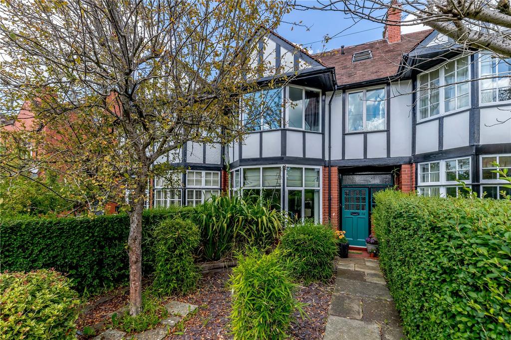 Knutsford Road, Wilmslow, Cheshire, SK9 4 bed terraced house for sale £650,000