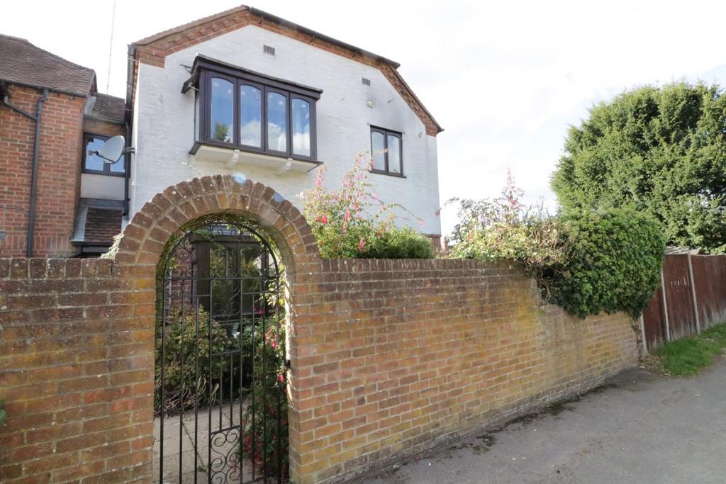 Greenways, Pangbourne, RG8 1 bed flat to rent £1,095 pcm (£253 pw)