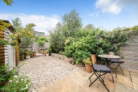 88 Nelson Road, London, SW19 1HX