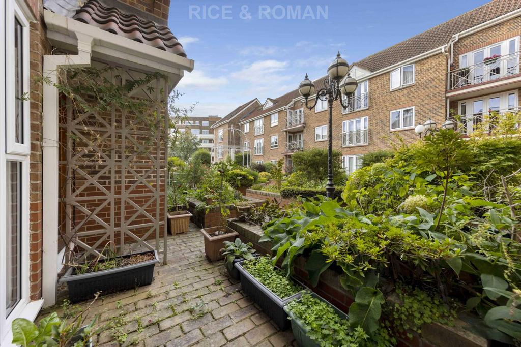 Sheen Road, Richmond TW9 2 bed retirement property - £450,000