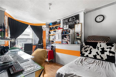 373 Whitehorse Road, Thornton Heath, CR7 8SD