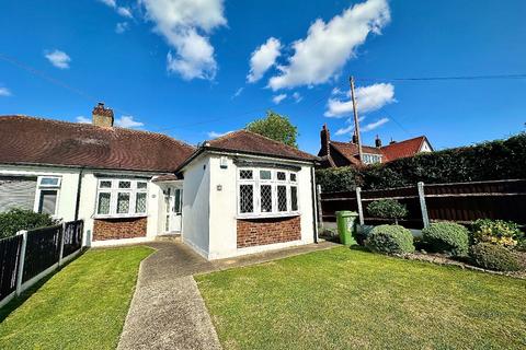 2 bedroom bungalow for sale, Shepherds Hill, Romford