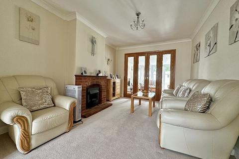 2 bedroom bungalow for sale, Shepherds Hill, Romford