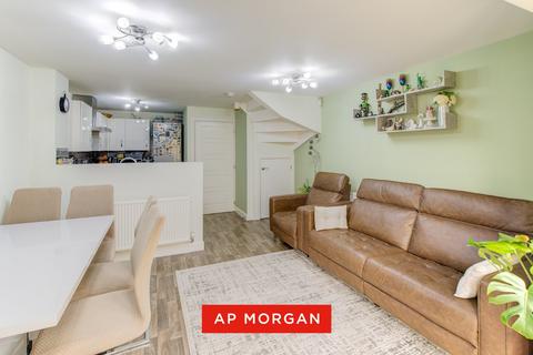 4 bedroom semi-detached house for sale, Norton Way, Bromsgrove, Worcestershire, B61