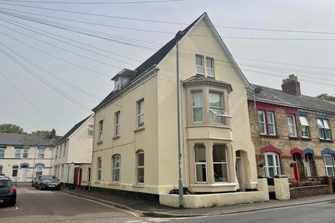 Studio to rent, Summerland Street, Barnstaple, EX32