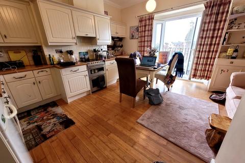 2 bedroom apartment to rent - Beach Road, Weston-super-Mare, Somerset, BS23
