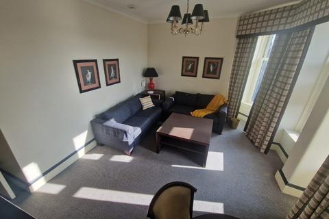 3 bedroom flat to rent, Rosemount Viaduct, Rosemount, Aberdeen, AB25