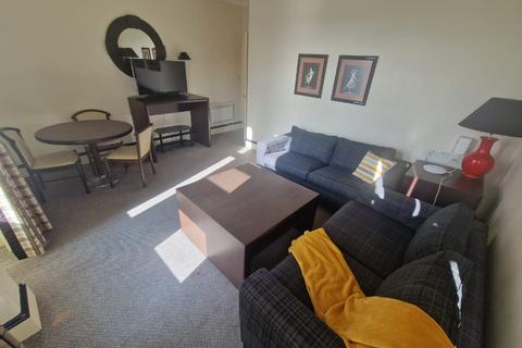 3 bedroom flat to rent, Rosemount Viaduct, Rosemount, Aberdeen, AB25