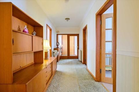 3 Braehead Court, Strathaven, ML10 6LR