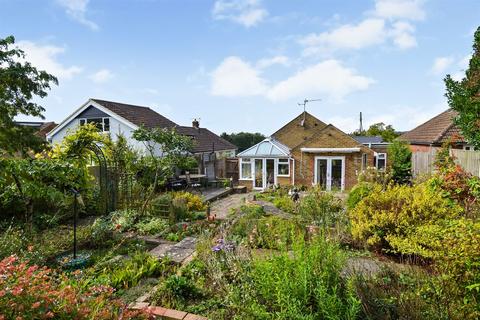 The Bungalow Hatch Lane, Chartham, Canterbury, CT4 7LN