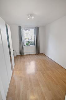 2 bedroom flat to rent, High Mount, Station Road, Hendon