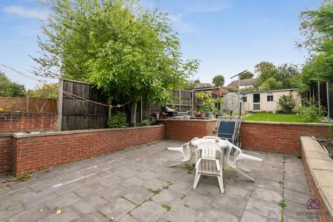 42 Ingleway, London, N12 0QN