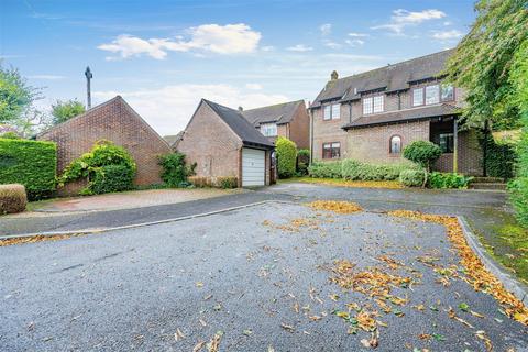 4 bedroom detached house for sale, Heathcote Place, Winchester SO21