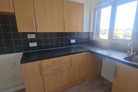 3 bedroom flat to rent - Katherine Drive, Dunstable, LU5