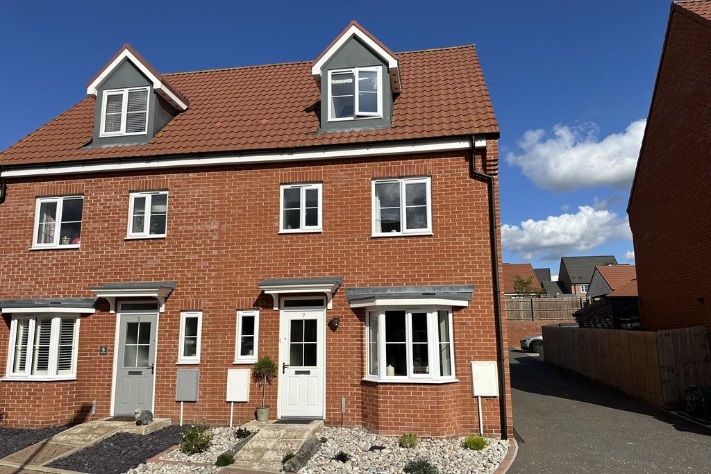 Kilby Way, Great Cornard 4 bed semidetached house £350,000