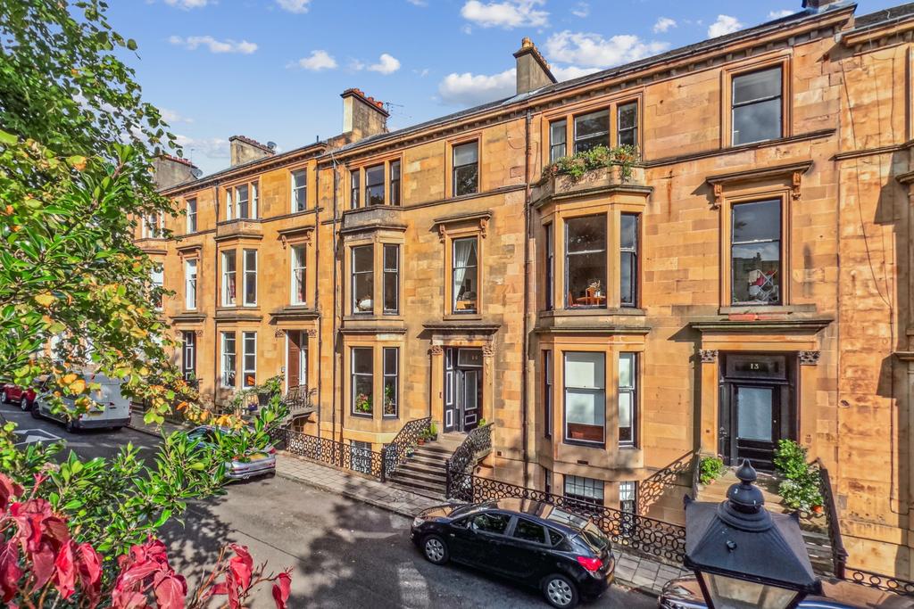 Huntly Gardens, Flat 3, Dowanhill, Glasgow, G12 9AT 1 bed flat £169,000