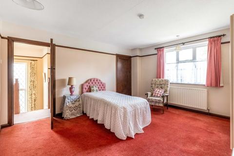 1 Cedarhurst Drive, London, SE9 5LP
