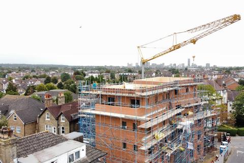 8d Eldon Park, London, SE25 4JQ