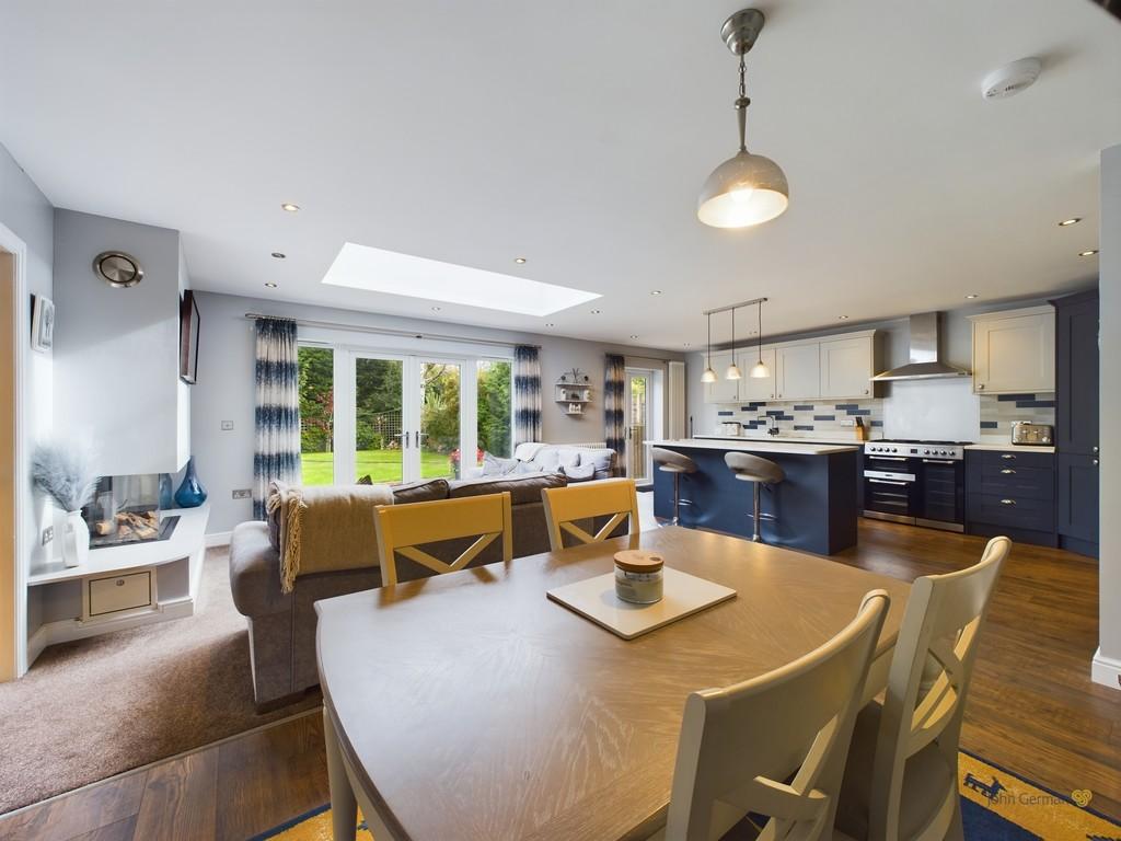 Friary Avenue, Lichfield 4 bed detached house for sale £800,000