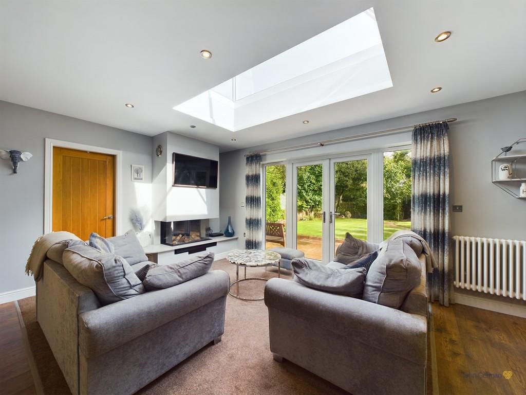 Friary Avenue, Lichfield 4 bed detached house for sale £800,000