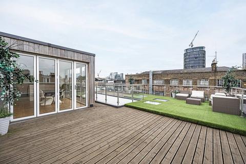 2 bedroom penthouse to rent - Standard Place, Shoreditch, London, EC2A