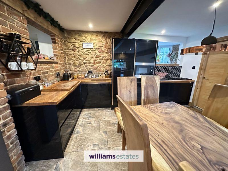 Kitchen/Dining