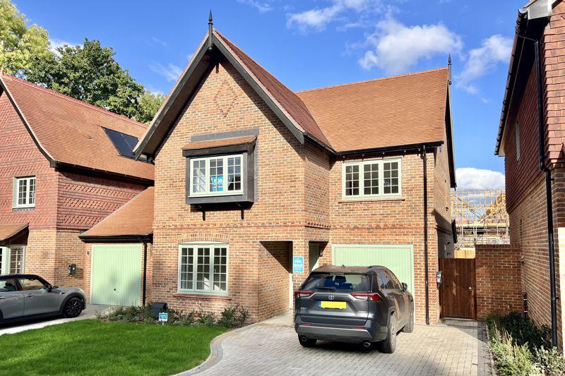 Ryde Close, Ewhurst 4 bed detached house for sale £759,950