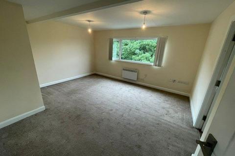 2 bedroom flat to rent, Kirkgate, Shipley, West Yorkshire, BD18